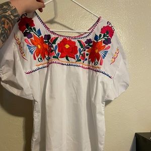 Mexican style blouse embroidered XL no stretch